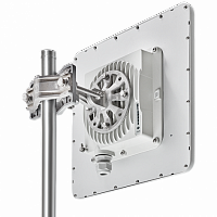 E5-ST23t Оконечная станция, диапазон частот 4900-6050 МГц, выходная мощность 2x300 мВт, интегрирован